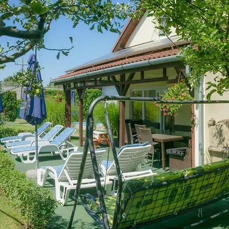 בית נופש With Pool Comfortable שיופוק